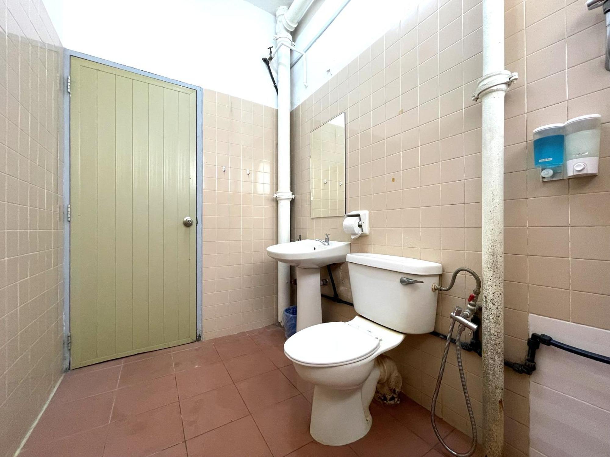 Oyo Home 90326 Wg Guest House George Town Ngoại thất bức ảnh
