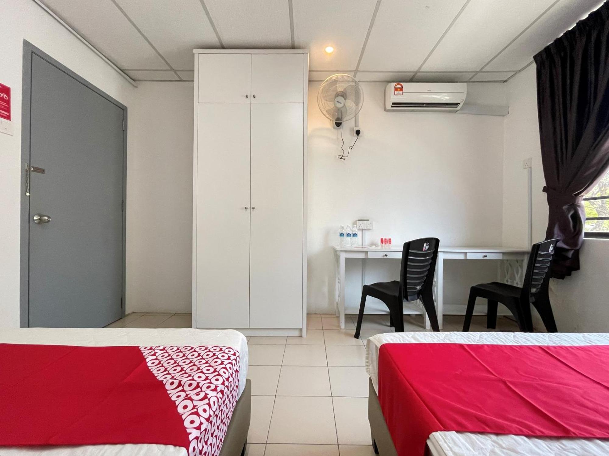 Oyo Home 90326 Wg Guest House George Town Ngoại thất bức ảnh